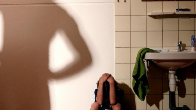 Un 23enne di San Vito al Tagliamento ha trovato l'uomo che lo aveva molestato e lo ha accoltellato.Fonte:http://www.ecoaltomolise.net/