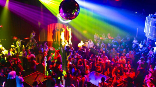 Bagnoli, notte di sangue in una discoteca a Coroglio - napolitoday.it