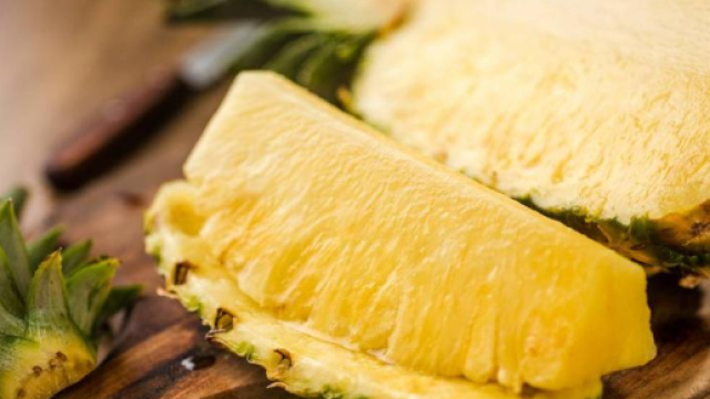 Dieta dell'ananas: ecco come funziona