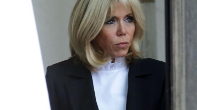 Emmanuel Macron porte plainte pour "usurpation d'identit&eacute;" | SEN360.FR - sen360.fr