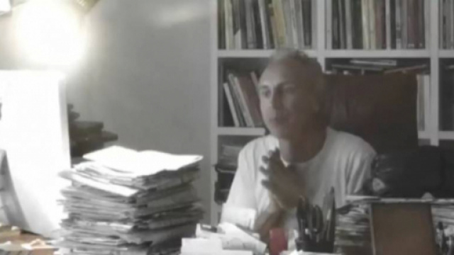 Marco Travaglio vittima di uno scherzo de Le Iene