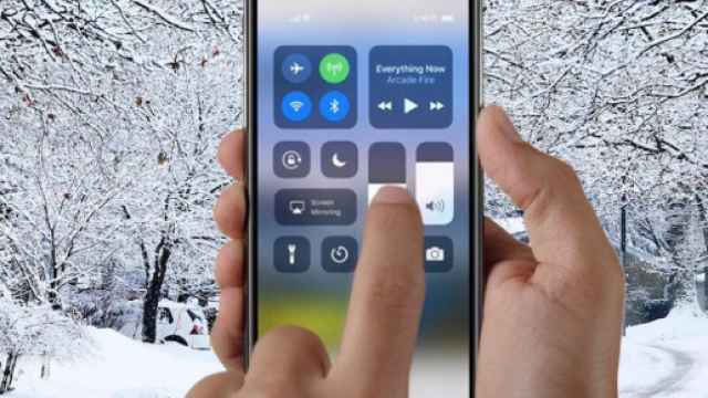 Problemi iPhone X: non funziona al freddo e bolle sul display