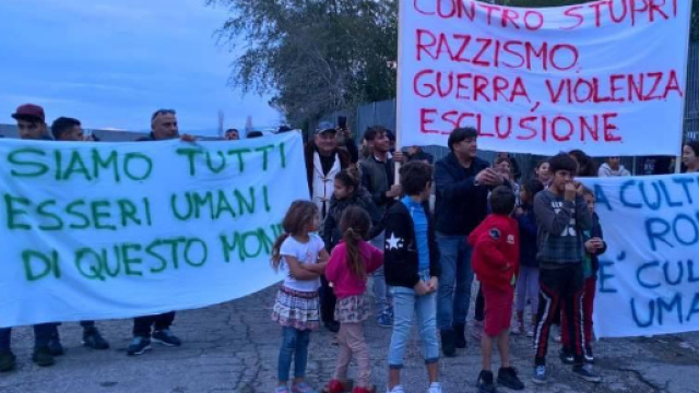 Il palazzo occupato da 14 famiglie rom in via dei Lauri a ... - nextquotidiano.it