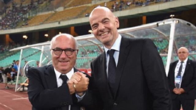 Il presidente della FIGC, Carlo Tavecchio, con il numero uno della FIFA, Gianni Infantino