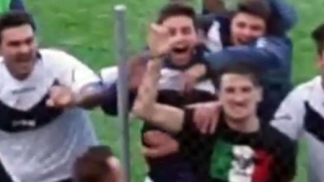 Marzabotto, calciatore fa il saluto romano dopo il gol