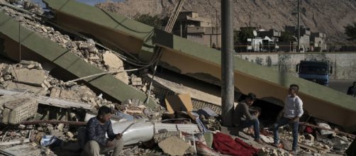 Earthquake on Iran-Iraq border leaves 400 dead, thousands injured - washingtonexaminer.com