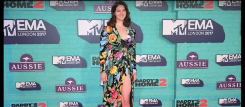 Lana Del Rey at the 2017 MTV EMAs [image credit: lolatthisname/YouTube]