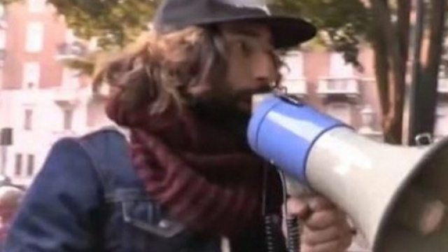 brumotti e la sua troupe aggrediti a bologna