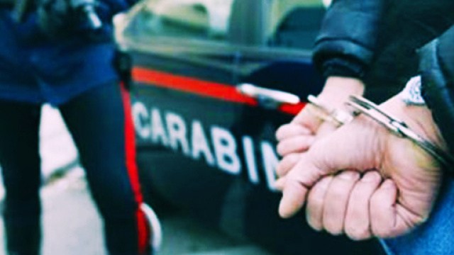 Il giovane &egrave; stato arrestato ai giardinetti dai Carabineri.