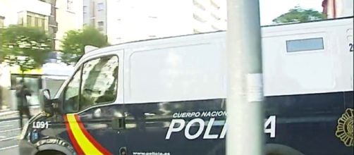 ANTENA 3 TV | Salida de 'La Manada' tras una jornada clave del juicio - antena3.com