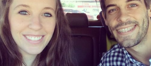 Derick Dillard causing Duggar family problems for Jill. [Image via TheFame/Youtube screencap]