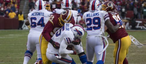Preston Smith, Tyrod Taylor | Bills at Redskins 12/20/15 | Flickr - flickr.com