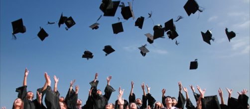 The College for All Act is a plan to make college accessible and affordable to all. [Image via Pexels]