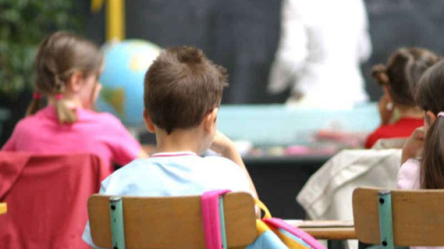 Maestra schiaffeggia bimbi di 6 anni: scatta la denuncia a Torre ... - zon.it