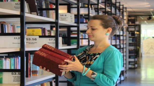 Selezione pubblica assistente sociale e bibliotecario