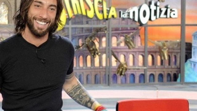 Striscia la Notizia, Brumotti sulla sua bici a caccia delle ... - riminitoday.it