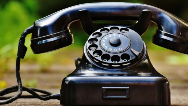 Un telefono vecchio stile &copy; Pexels