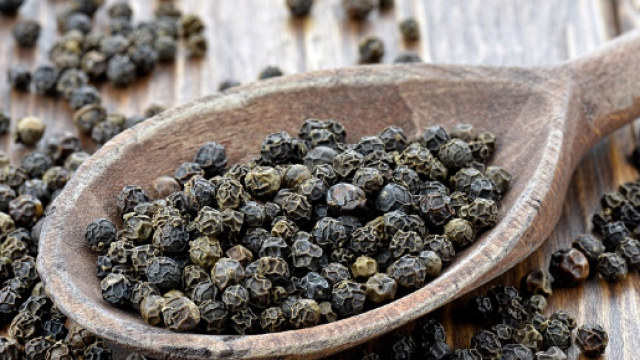 Allerta pepe nero contenente salmonella