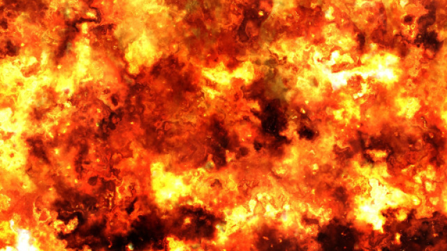 Fuoco e incendio a Copertino dopo l'esplosione di una bombola.