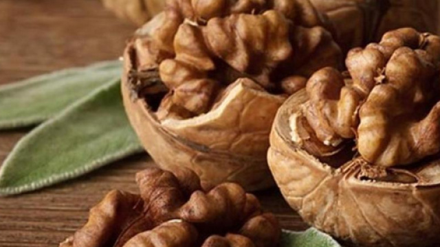 Noci, arachidi e nocciole, un aiuto contro le malattie del cuore