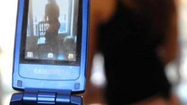 Su WhatsApp diffuso il filmato bollente di una coppia di studenti