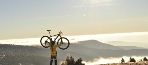 Cycling around the world - Image by Če&scaron;tina (Taliesi) via Pixabay