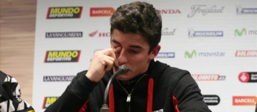 Marc M&aacute;rquez llorando en una entrevista