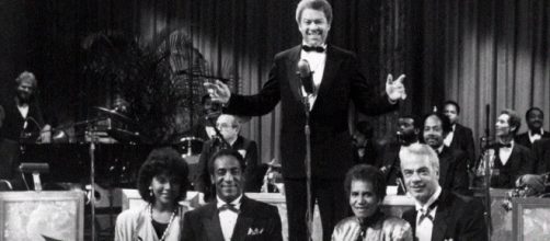 Earle Hyman dies at 91. - [Image via Wochit YouTube screencap]