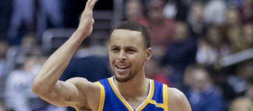 Stephen Curry scored 35 point against the 76ers (Image Credit: Keith Allison/WikiCommons)