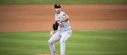 Astros starter Justin Verlander delivering a pitch during WorldSeries Game 6. Image Credit: Arturo Pardavila III - Flickr.
