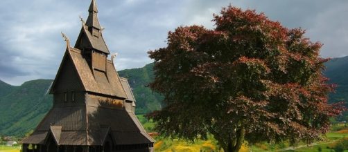La 'Lengua del Troll' es uno de los enclaves m&aacute;s famosos de tierras n&oacute;rdicas