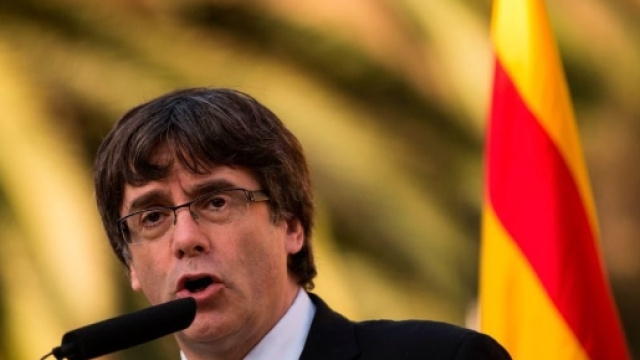 Catalogna: Puigdemont non si presenta in tribunale, la procura chiede mandato europeo di cattura per il governo catalano