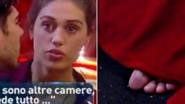 Cecilia e Ignazio si sono nascosti dietro la tenda del confessionale