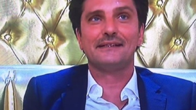 Grande Fratello Vip, Lorenzo Flaherty lascia la casa