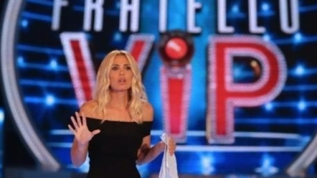 Grande Fratello Vip, malore per un inquilino.