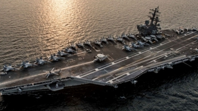 La portaerei nucleare americana 'Ronald Reagan' nel Mare del Giappone