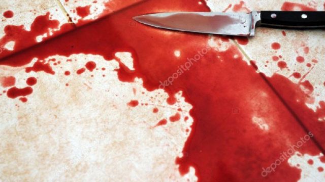 Coltello insanguinato &mdash; Foto Stock &copy; lucidwaters #11116875 - depositphotos.com