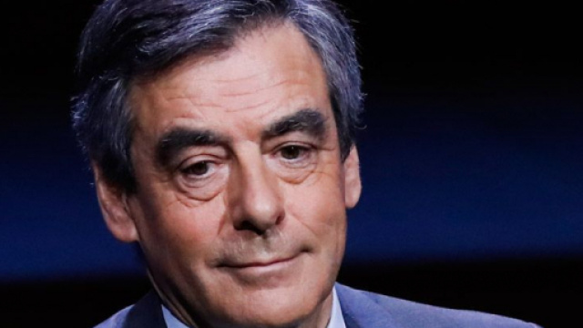 Fran&ccedil;ois Fillon : retir&eacute; de la vie politique, son salaire est &eacute;norme ! - public.fr