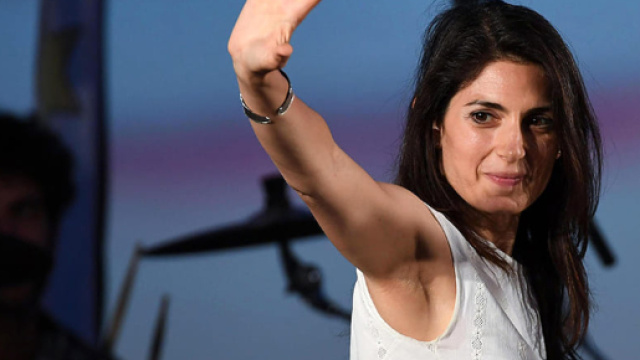 Raggi, &egrave; sempre pi&ugrave; caos. Pd all'attacco sul contratto: "&Egrave; ... - today.it