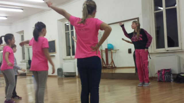 Zumba a scuola al posto dell'ora di religione: a Carpi genitori infuriati.