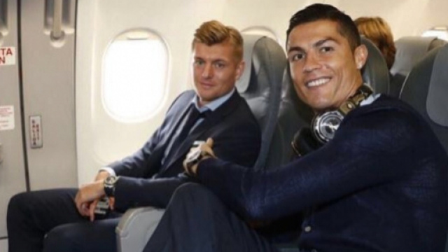 Cristiano Ronaldo, tout sourire dans l'avion ! (Instagram @cristiano)