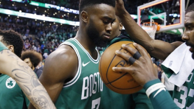 Jaylen Brown et Kyrie Irving grands artisans de la s&eacute;rie des Celtics !
