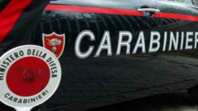 14enne accoltella coetanea rivale in amore