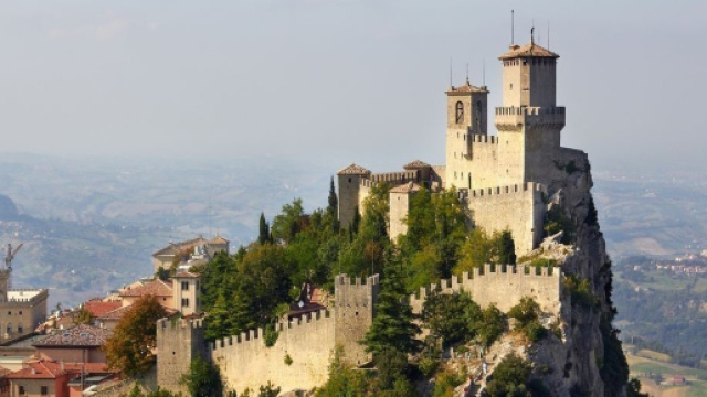 Il paesaggio della citt&agrave; di San Marino