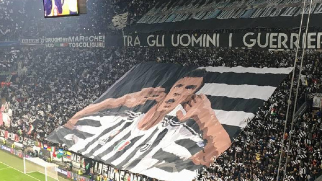 La coreografia dedicata a Mario Mandzukic in occasione di Juve-Barcellona