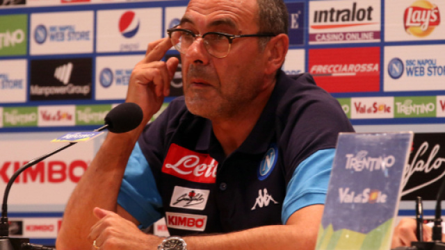 Sarri chiede l'aiuto della squadra di Guardiola per l'ultima gara del girone - corrieredellosport.it