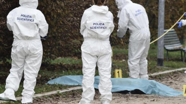 Donna di 67 anni trovata morta in un parco a Milano, si sospetta l ... - lastampa.it
