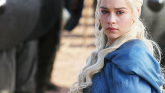 Emilia Clarke nel ruolo di Daenerys nel Trono di Spade
