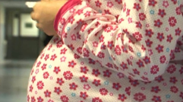 Incinta a 11 anni dopo essere stata violentata dal vicino di casa.