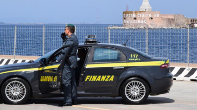 La Guardia di Finanza di Messina sequestra beni alla famiglia Genovese.